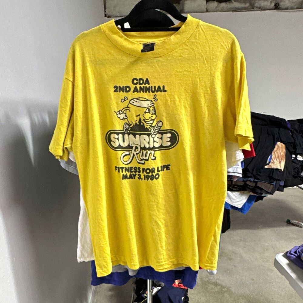 Anvil Men's Yellow CDA Sunrise Run Graphic Crew Neck T-Shirt L Cotton Preshrunk